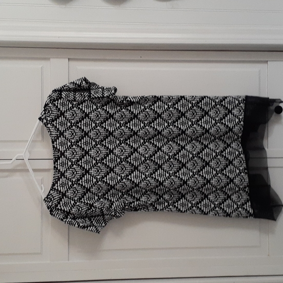 Bleeker and McDougal Large Women's tunic top, black and white with black sheer - Picture 4 of 5